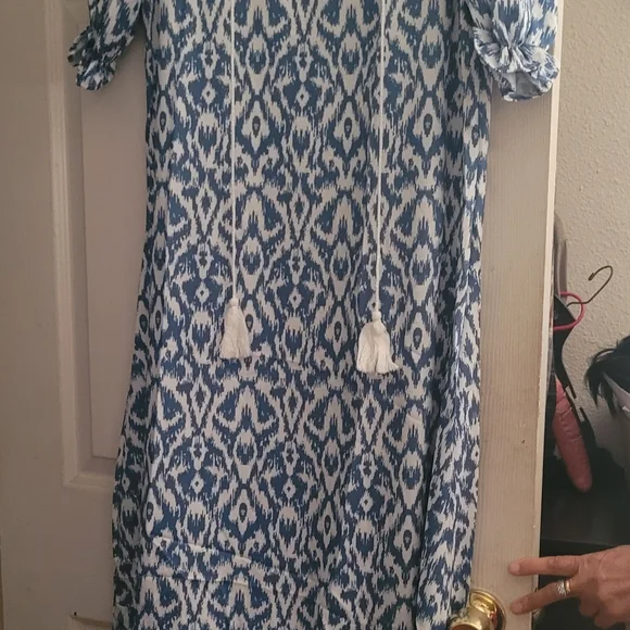 Dress - Picture 2 of 2